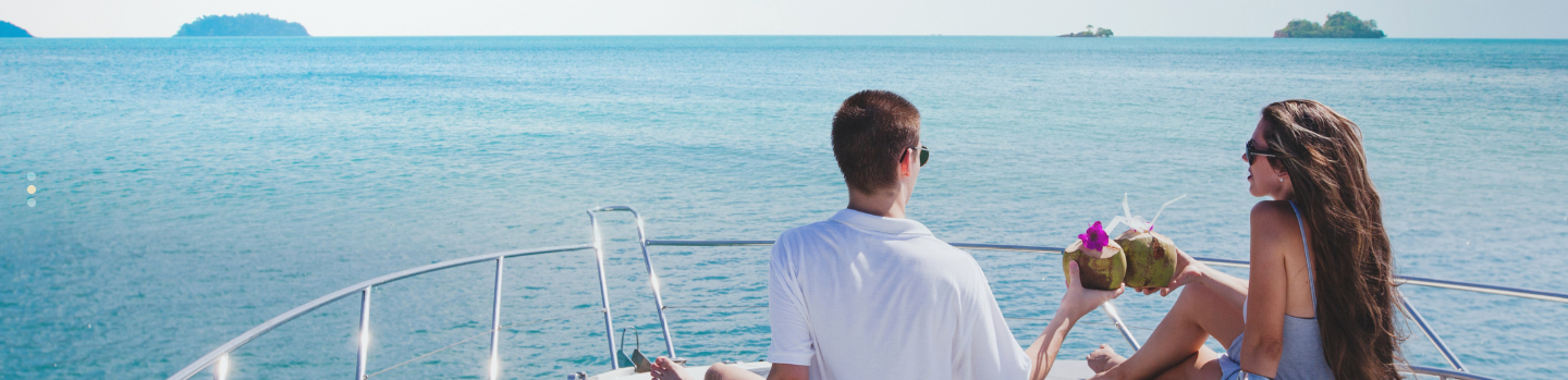 Du thuyền sang trọng